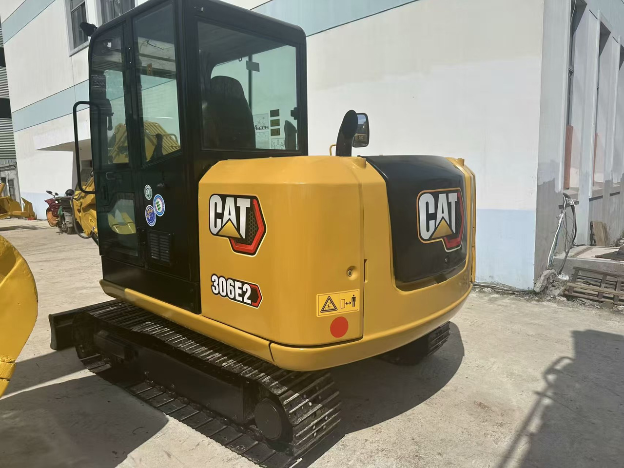 CATERPILLAR 306E2 - Excavadora de cadenas: foto 1 CATERPILLAR 306E2 - Excavadora de cadenas: foto 1