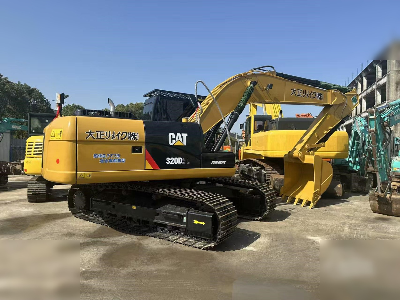 CATERPILLAR 320D2L - Excavadora de cadenas: foto 1 CATERPILLAR 320D2L - Excavadora de cadenas: foto 1