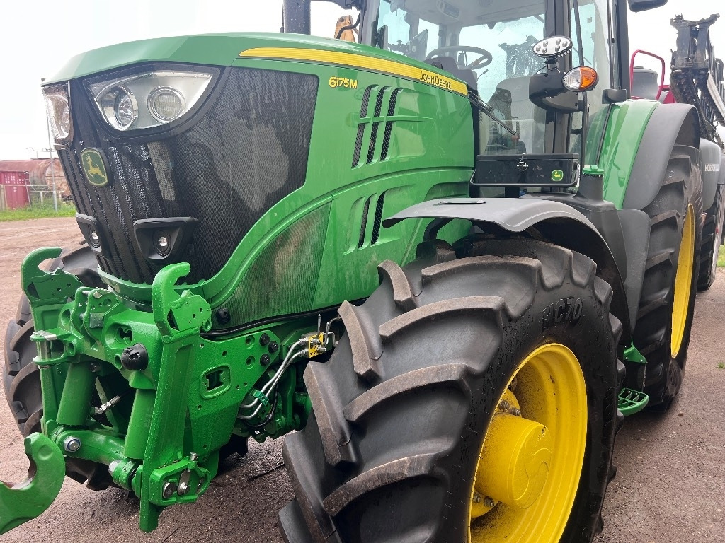 John Deere 6175 M - Tractor: foto 1 John Deere 6175 M - Tractor: foto 1