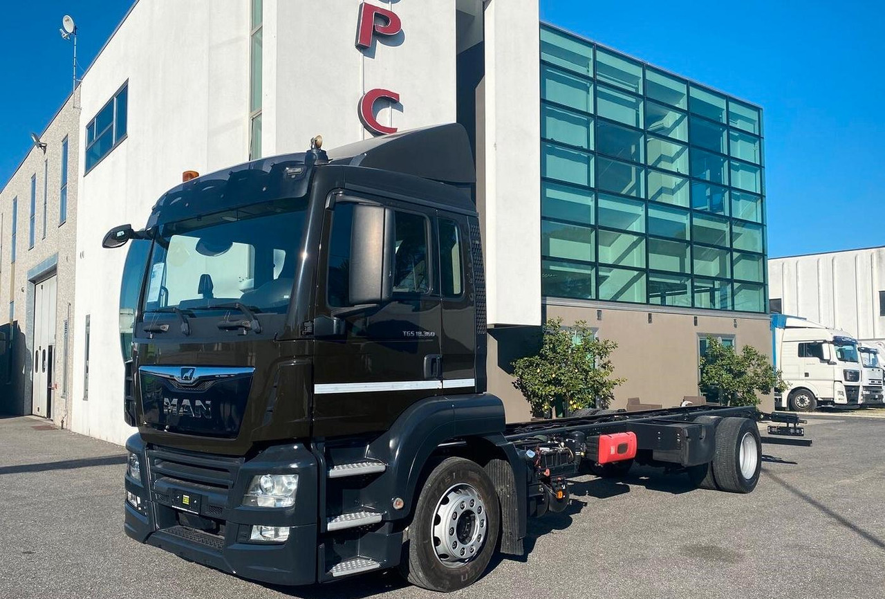 MAN TGS 16.360 MOTRICE 2 ASSI TELAIO 2019 - Camión chasis: foto 1 MAN TGS 16.360 MOTRICE 2 ASSI TELAIO 2019 - Camión chasis: foto 1