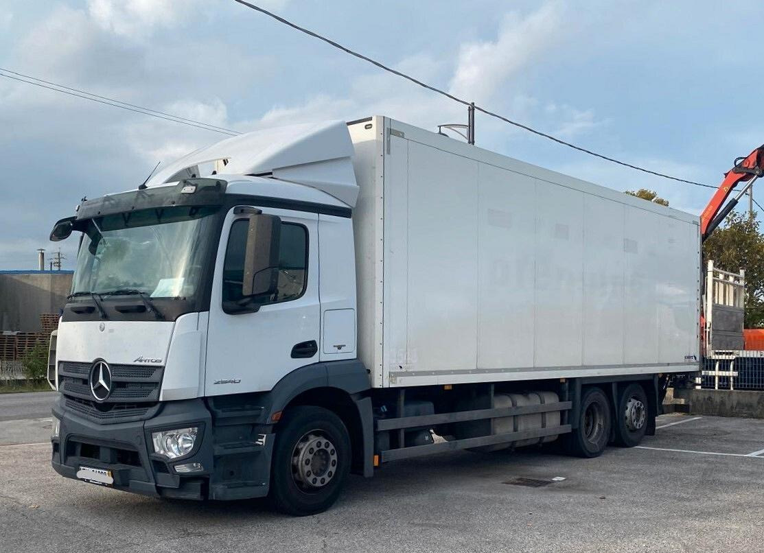 MERCEDES ANTOS 25.40 CASSONE ISOTERMICO FRIGO - Camión isotérmico: foto 1 MERCEDES ANTOS 25.40 CASSONE ISOTERMICO FRIGO - Camión isotérmico: foto 1