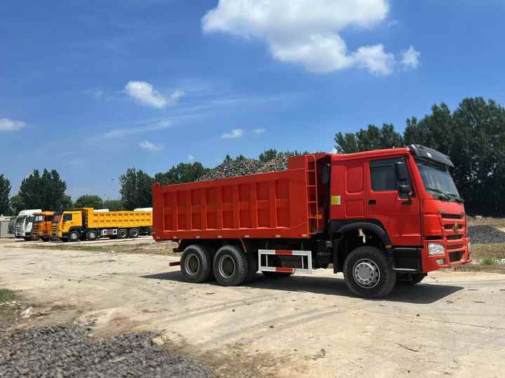 90% New HOWO 6*4 Dump Truck HOWO 10-wheel Dump Truck in Good Condition Low Price Hot Sale - Camión volquete: foto 4 90% New HOWO 6*4 Dump Truck HOWO 10-wheel Dump Truck in Good Condition Low Price Hot Sale - Camión volquete: foto 4