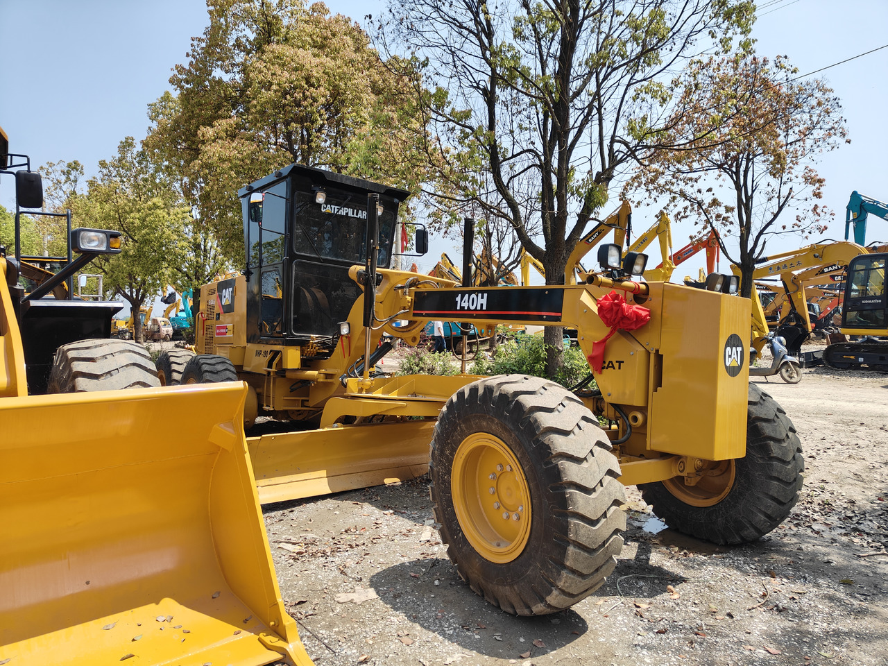 CATERPILLAR 140H construction machine good price in stock - Grader: foto 1 CATERPILLAR 140H construction machine good price in stock - Grader: foto 1