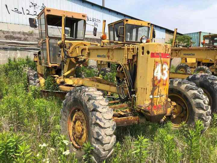 Japan Komatsu GD511 Motor Grader Cheap Price Komatsu Road Grader GD511 Good Condition in China - Grader: foto 3 Japan Komatsu GD511 Motor Grader Cheap Price Komatsu Road Grader GD511 Good Condition in China - Grader: foto 3