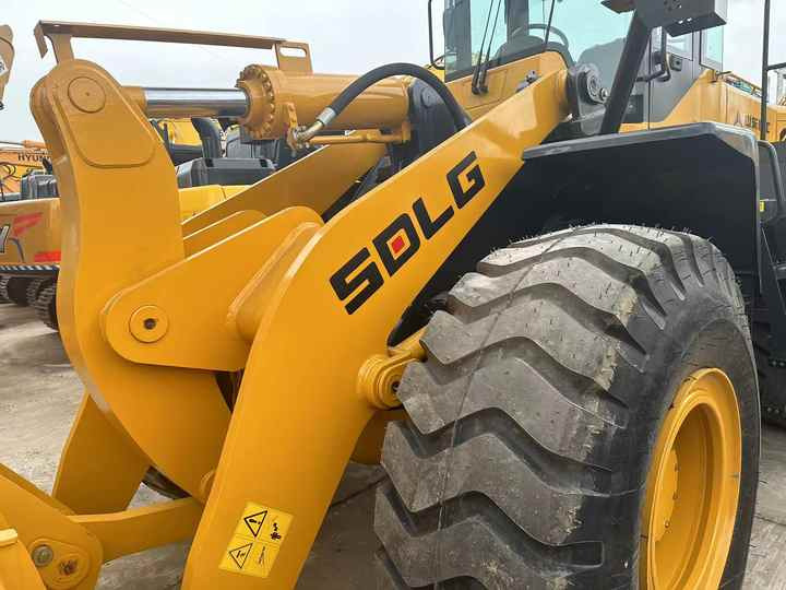 SDLG Wheel Loader 985L Second -hand Wheel Loader Electric Valve Water Pump Engine diesel Pump Valve in China - Cargadora de ruedas: foto 2 SDLG Wheel Loader 985L Second -hand Wheel Loader Electric Valve Water Pump Engine diesel Pump Valve in China - Cargadora de ruedas: foto 2
