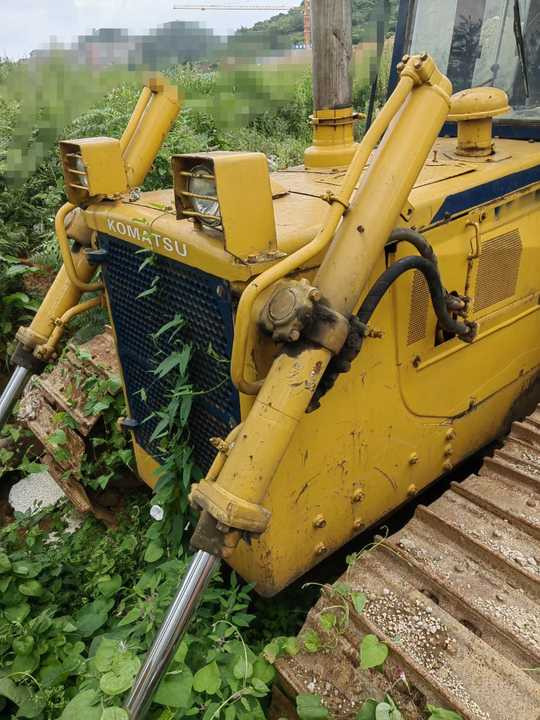 Used komatsu D60P Bulldozer Used Swamp Bulldozer komatsu D60p D60p for Sale - Bulldozer: foto 5 Used komatsu D60P Bulldozer Used Swamp Bulldozer komatsu D60p D60p for Sale - Bulldozer: foto 5