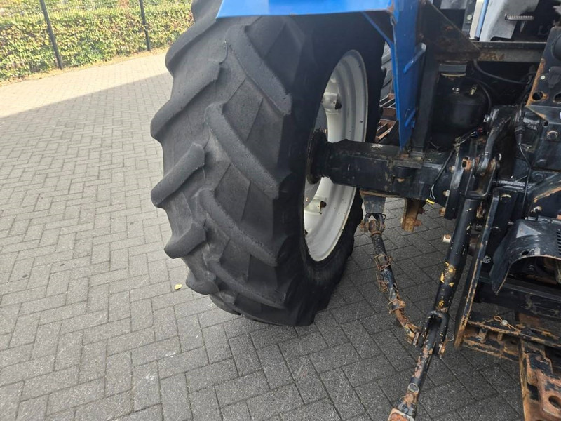 Tractor New Holland TL 90 A: foto 6 Tractor New Holland TL 90 A: foto 6
