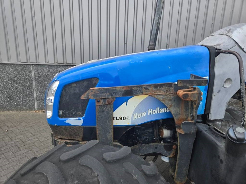 Tractor New Holland TL 90 A: foto 17 Tractor New Holland TL 90 A: foto 17