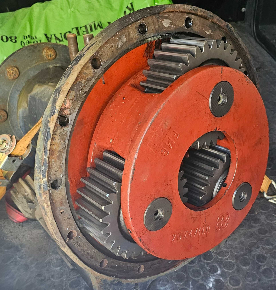 Zwolnica tylna kompletna Deutz Fahr Same Lamborghini - Recambio para Maquinaria agrícola: foto 1 Zwolnica tylna kompletna Deutz Fahr Same Lamborghini - Recambio para Maquinaria agrícola: foto 1