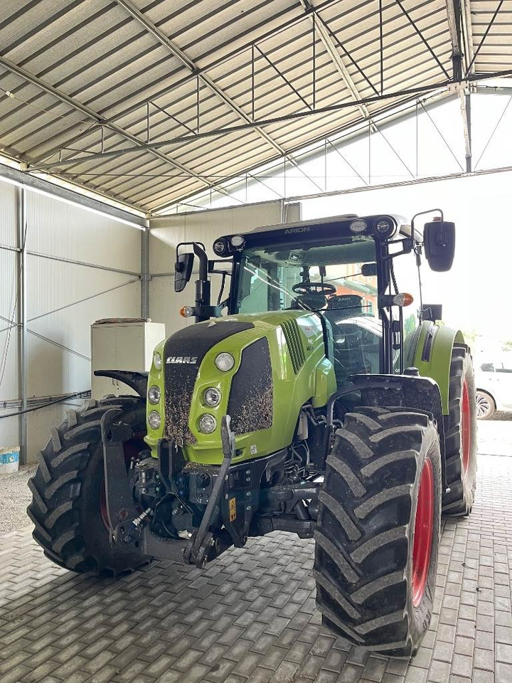 Claas Arion 440 - Tractor: foto 1 Claas Arion 440 - Tractor: foto 1