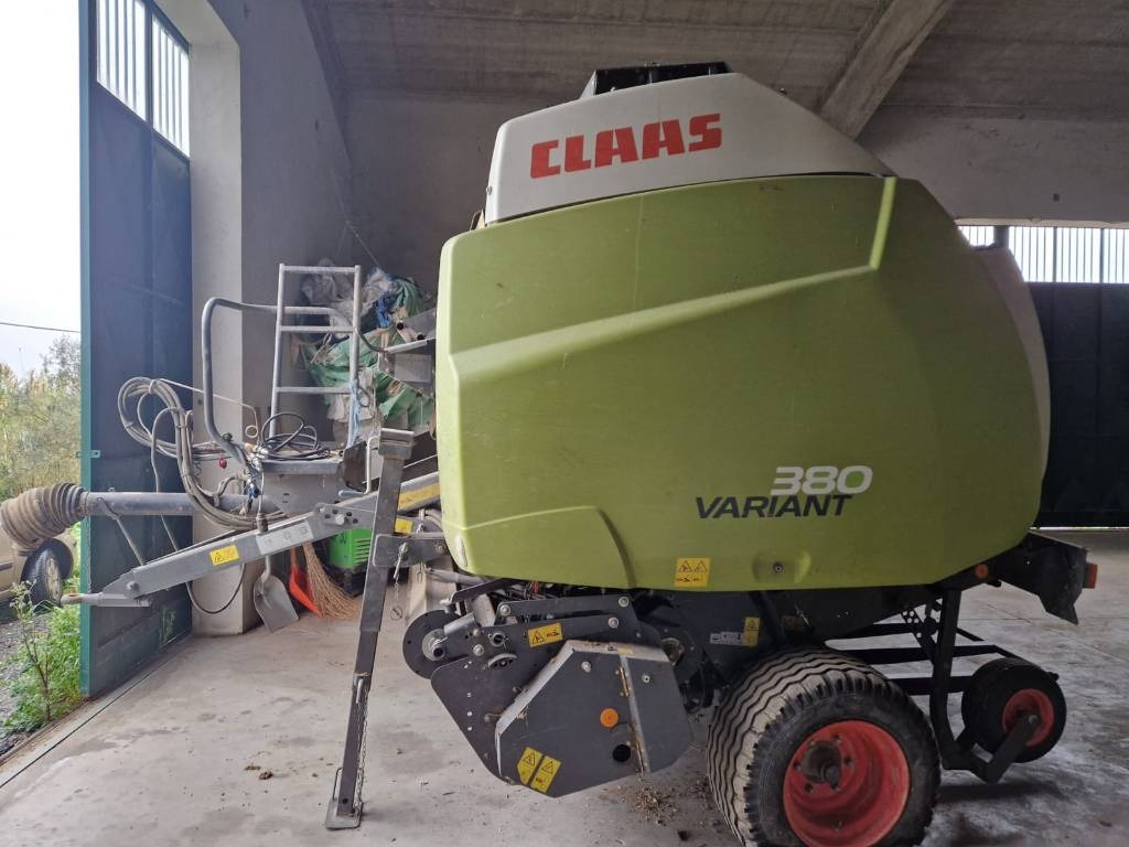 Claas VARIANT 380 PRO RF - Rotoempacadora: foto 1 Claas VARIANT 380 PRO RF - Rotoempacadora: foto 1