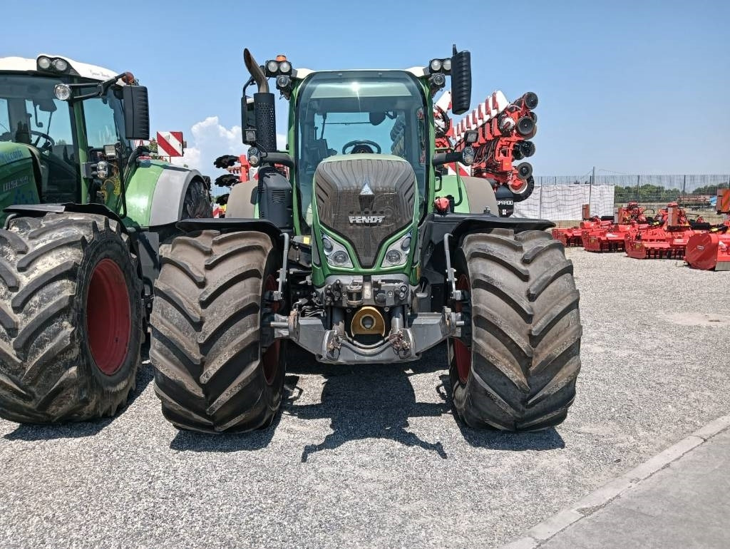 Fendt 718 Vario - Tractor: foto 2 Fendt 718 Vario - Tractor: foto 2
