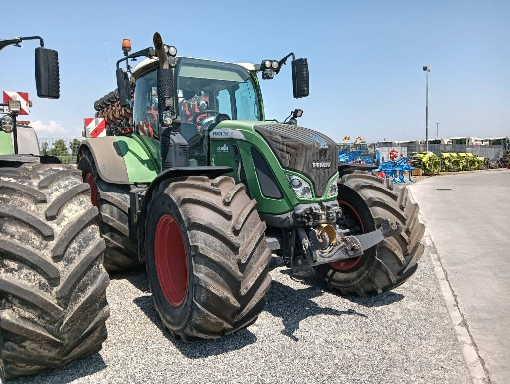 Fendt 718 Vario - Tractor: foto 1 Fendt 718 Vario - Tractor: foto 1