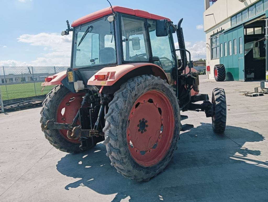 Kubota M 128 X - Tractor: foto 4 Kubota M 128 X - Tractor: foto 4