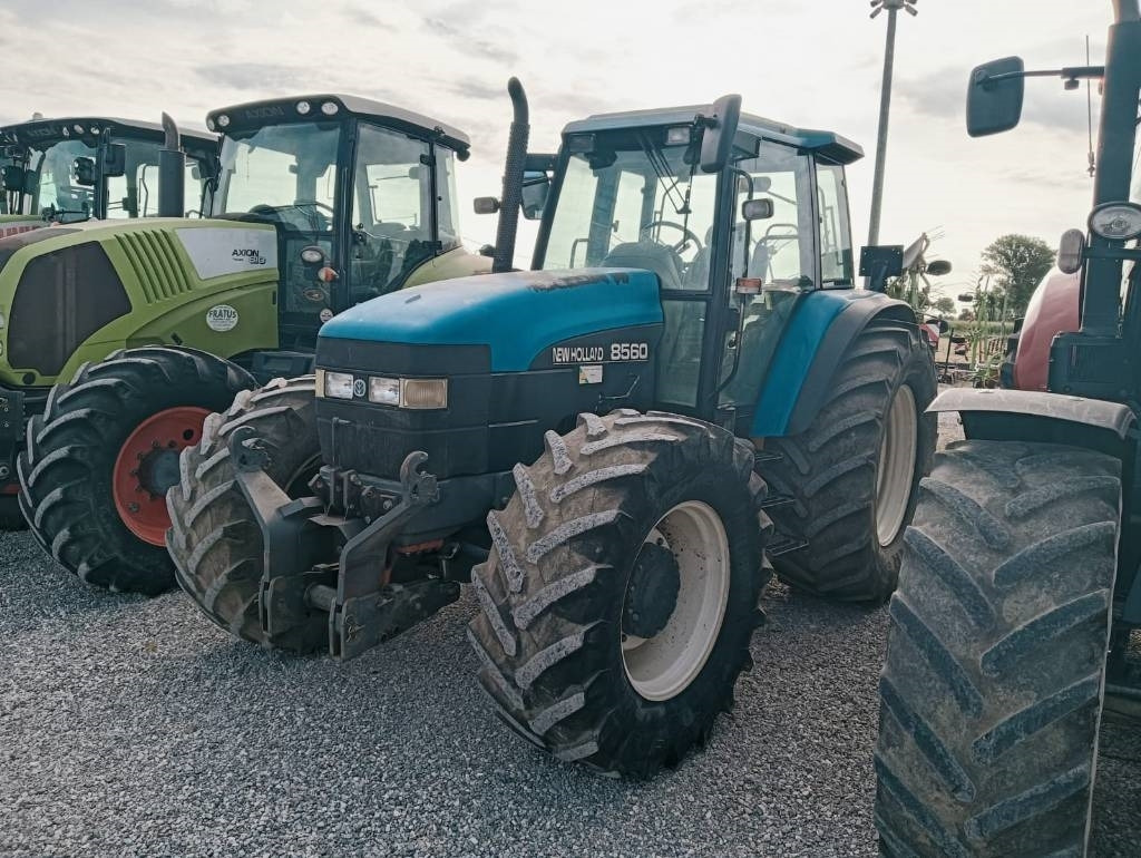 New Holland 8560 - Tractor: foto 3 New Holland 8560 - Tractor: foto 3