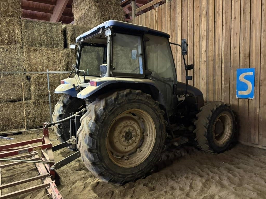 New Holland TL 90 - Tractor: foto 1 New Holland TL 90 - Tractor: foto 1