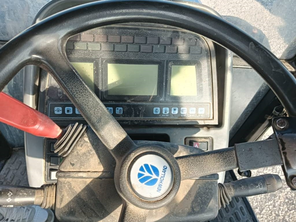 New Holland TS 100 - Tractor: foto 2 New Holland TS 100 - Tractor: foto 2