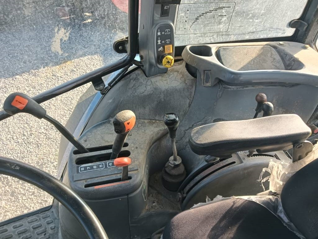 New Holland TS 100 - Tractor: foto 3 New Holland TS 100 - Tractor: foto 3