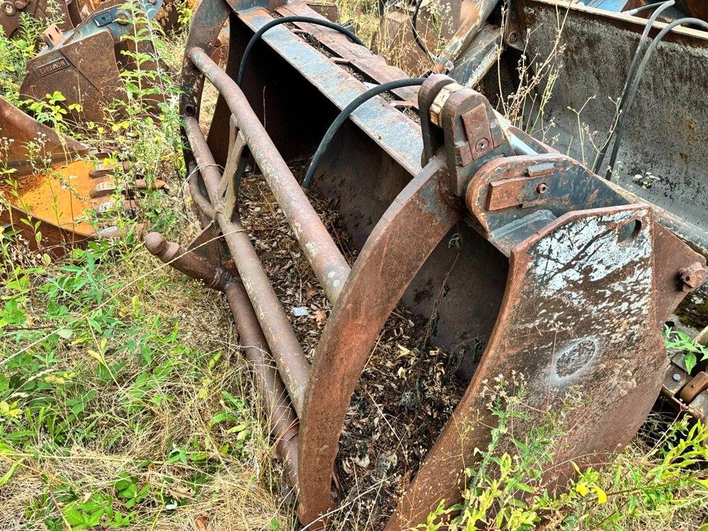 Hochkippschaufel 5,0 cbm / Schaufel 2,0-2,2 cbm - Cazo cargador: foto 1 Hochkippschaufel 5,0 cbm / Schaufel 2,0-2,2 cbm - Cazo cargador: foto 1