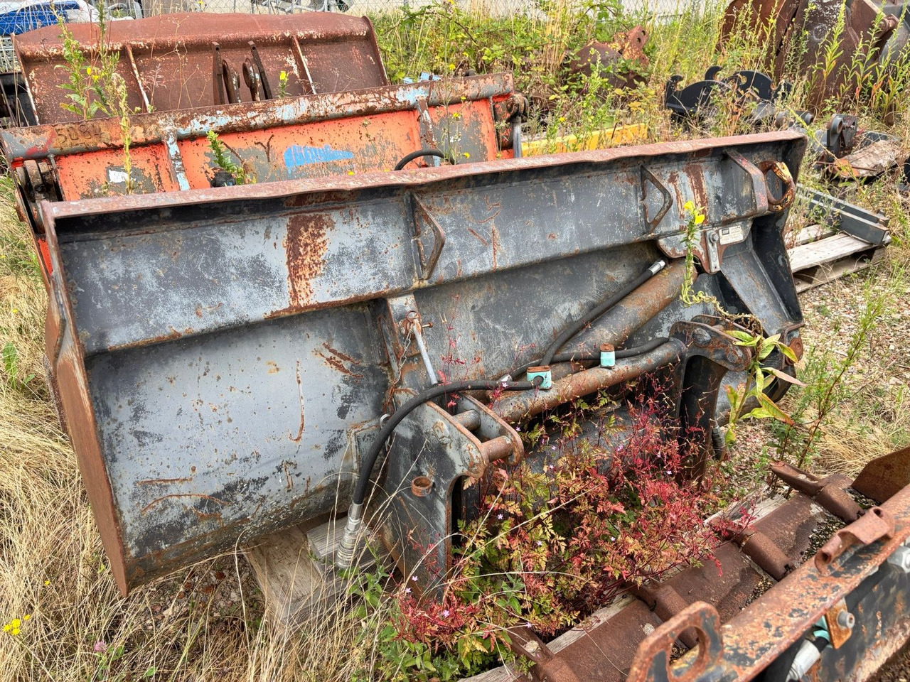 Schaeff Seitenkippschaufel - Cargadora de ruedas: foto 2 Schaeff Seitenkippschaufel - Cargadora de ruedas: foto 2