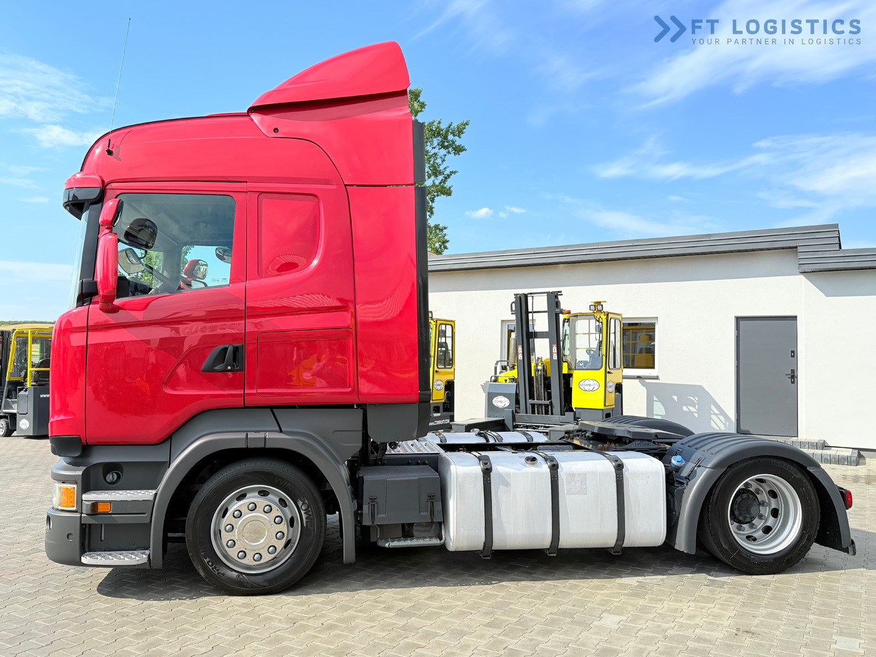 SCANIA R450 / LOW-DECK / RETARDER / 1200L FUEL TANKS / TWO BEDS / 80% TYRES / FRIDGE / PARKING AIR CONDITIONING / WEBASTO / EXCELLENT CONDITION - Cabeza tractora: foto 4 SCANIA R450 / LOW-DECK / RETARDER / 1200L FUEL TANKS / TWO BEDS / 80% TYRES / FRIDGE / PARKING AIR CONDITIONING / WEBASTO / EXCELLENT CONDITION - Cabeza tractora: foto 4