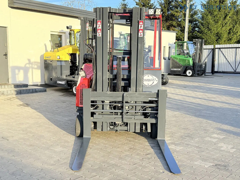 Combilift C3000CB / GAS / TRIPLEX 4900MM / FREE LIFT / SIDE SHIFT / FORK POSITIONER / EXCELLENT CONDITION / Wide range of four-way and sid - Carretilla de 4 vías: foto 5 Combilift C3000CB / GAS / TRIPLEX 4900MM / FREE LIFT / SIDE SHIFT / FORK POSITIONER / EXCELLENT CONDITION / Wide range of four-way and sid - Carretilla de 4 vías: foto 5