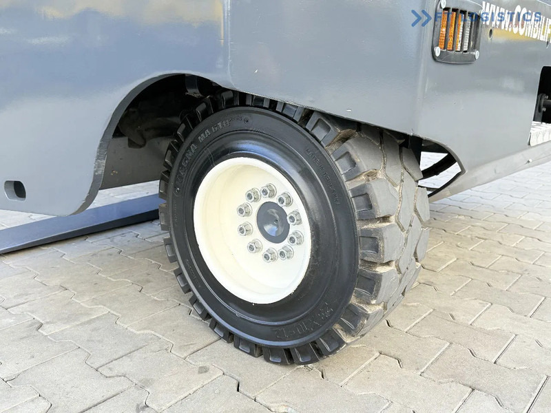 Combilift C5000SR / DIESEL / TRIPLEX MAST – 6100 MM / FORK POSITIONER / FULL CABIN C5000SR / DIESEL / TRIPLEX MAST – 6100 MM / FORK POSITI - Carretilla de 4 vías: foto 4 Combilift C5000SR / DIESEL / TRIPLEX MAST – 6100 MM / FORK POSITIONER / FULL CABIN C5000SR / DIESEL / TRIPLEX MAST – 6100 MM / FORK POSITI - Carretilla de 4 vías: foto 4