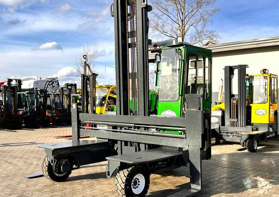 Combilift C5000XL / LPG / AIR CONDITIONING / WIDE POSITIONER / DUPLEX MAST / ADJUSTABLE FORKS / NEW TIRES / EXCELLENT CONDITION! - Carretilla de 4 vías: foto 2 Combilift C5000XL / LPG / AIR CONDITIONING / WIDE POSITIONER / DUPLEX MAST / ADJUSTABLE FORKS / NEW TIRES / EXCELLENT CONDITION! - Carretilla de 4 vías: foto 2