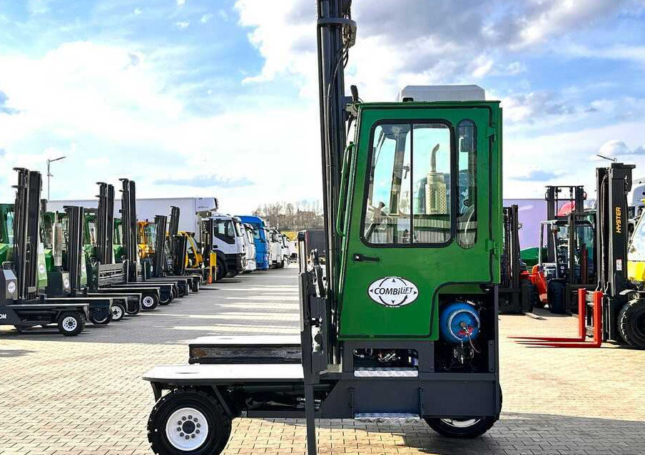 Combilift C5000XL / LPG / AIR CONDITIONING / WIDE POSITIONER / DUPLEX MAST / ADJUSTABLE FORKS / NEW TIRES / EXCELLENT CONDITION! - Carretilla de 4 vías: foto 3 Combilift C5000XL / LPG / AIR CONDITIONING / WIDE POSITIONER / DUPLEX MAST / ADJUSTABLE FORKS / NEW TIRES / EXCELLENT CONDITION! - Carretilla de 4 vías: foto 3