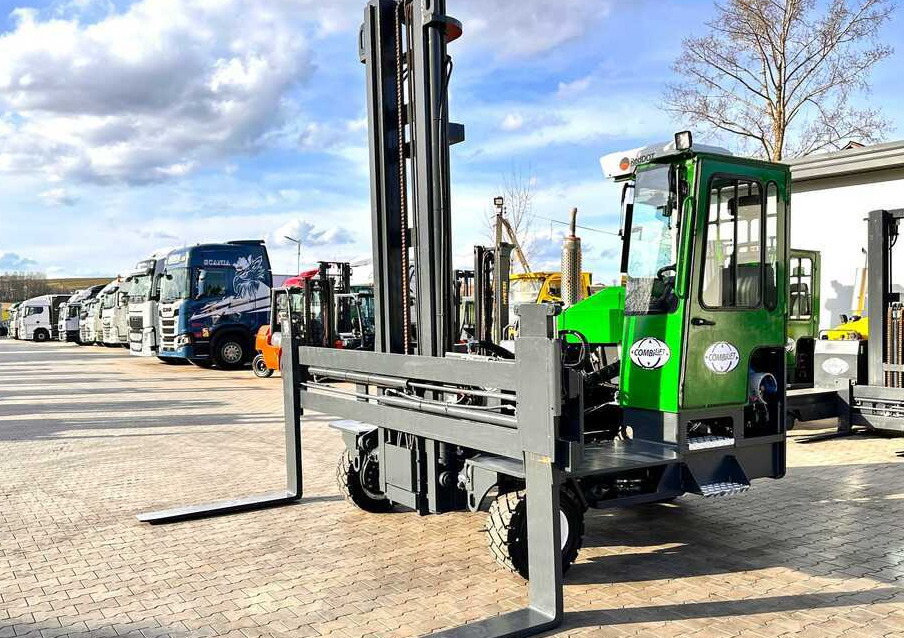 Combilift C5000XL / LPG / AIR CONDITIONING / WIDE POSITIONER / DUPLEX MAST / ADJUSTABLE FORKS / NEW TIRES / EXCELLENT CONDITION! - Carretilla de 4 vías: foto 1 Combilift C5000XL / LPG / AIR CONDITIONING / WIDE POSITIONER / DUPLEX MAST / ADJUSTABLE FORKS / NEW TIRES / EXCELLENT CONDITION! - Carretilla de 4 vías: foto 1