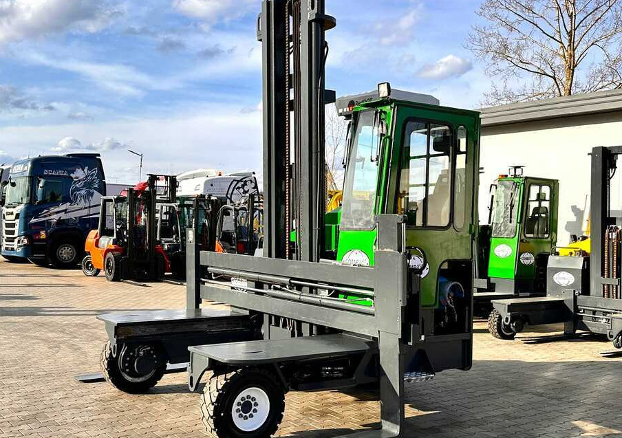 Combilift C5000XL / LPG / AIR CONDITIONING / WIDE POSITIONER / DUPLEX MAST / ADJUSTABLE FORKS / NEW TIRES / EXCELLENT CONDITION! - Carretilla de 4 vías: foto 3 Combilift C5000XL / LPG / AIR CONDITIONING / WIDE POSITIONER / DUPLEX MAST / ADJUSTABLE FORKS / NEW TIRES / EXCELLENT CONDITION! - Carretilla de 4 vías: foto 3