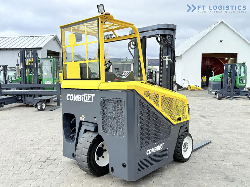Carretilla de 4 vías Combilift CB4000 / GAS / TRIPLEX 5200MM / FREE LIFT / FORK POSITIONER / SIDE SHIFT / EXCELLENT CONDITION / Wide range of four-way and side: foto 7 Carretilla de 4 vías Combilift CB4000 / GAS / TRIPLEX 5200MM / FREE LIFT / FORK POSITIONER / SIDE SHIFT / EXCELLENT CONDITION / Wide range of four-way and side: foto 7
