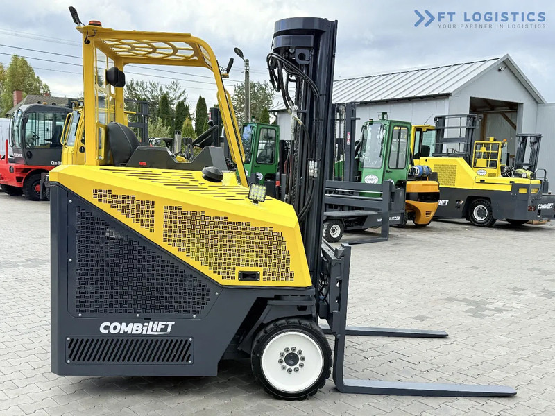 Carretilla de 4 vías Combilift CB4000 / GAS / TRIPLEX 5200MM / FREE LIFT / FORK POSITIONER / SIDE SHIFT / EXCELLENT CONDITION / Wide range of four-way and side: foto 6 Carretilla de 4 vías Combilift CB4000 / GAS / TRIPLEX 5200MM / FREE LIFT / FORK POSITIONER / SIDE SHIFT / EXCELLENT CONDITION / Wide range of four-way and side: foto 6