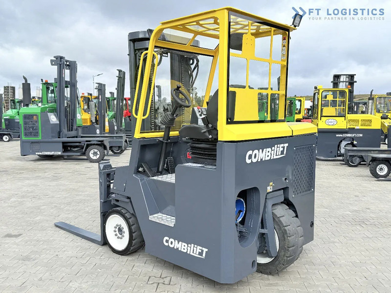 Carretilla de 4 vías Combilift CB4000 / GAS / TRIPLEX 5200MM / FREE LIFT / FORK POSITIONER / SIDE SHIFT / EXCELLENT CONDITION / Wide range of four-way and side: foto 9 Carretilla de 4 vías Combilift CB4000 / GAS / TRIPLEX 5200MM / FREE LIFT / FORK POSITIONER / SIDE SHIFT / EXCELLENT CONDITION / Wide range of four-way and side: foto 9