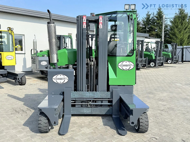 Combilift Combilift C2500 / GAS / TRIPLEX 4900MM / FREE LIFT / ONLY 2446 HOURS / FORK POSITIONER / FULL CABIN / PERFECT CONDITION / Wide r - Carretilla de 4 vías: foto 4 Combilift Combilift C2500 / GAS / TRIPLEX 4900MM / FREE LIFT / ONLY 2446 HOURS / FORK POSITIONER / FULL CABIN / PERFECT CONDITION / Wide r - Carretilla de 4 vías: foto 4