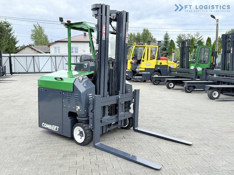 Carretilla de 4 vías Combilift Combilift CBE2500 / TRIPLEX / 5500MM / FREE LIFT / ELECTRIC DRIVE / ONLY 2300 MTH / FORK POSITIONER / SIDE SHIFT / NEW TYRES / L: foto 6 Carretilla de 4 vías Combilift Combilift CBE2500 / TRIPLEX / 5500MM / FREE LIFT / ELECTRIC DRIVE / ONLY 2300 MTH / FORK POSITIONER / SIDE SHIFT / NEW TYRES / L: foto 6