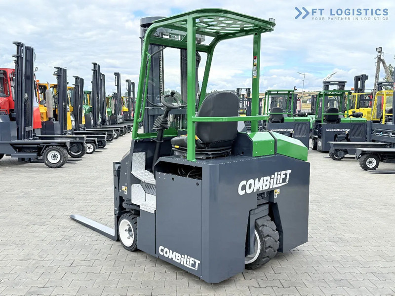 Carretilla de 4 vías Combilift Combilift CBE2500 / TRIPLEX / 5500MM / FREE LIFT / ELECTRIC DRIVE / ONLY 2300 MTH / FORK POSITIONER / SIDE SHIFT / NEW TYRES / L: foto 10 Carretilla de 4 vías Combilift Combilift CBE2500 / TRIPLEX / 5500MM / FREE LIFT / ELECTRIC DRIVE / ONLY 2300 MTH / FORK POSITIONER / SIDE SHIFT / NEW TYRES / L: foto 10
