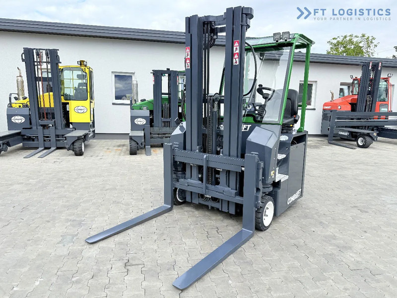 Carretilla de 4 vías Combilift Combilift CBE2500 / TRIPLEX / 5500MM / FREE LIFT / ELECTRIC DRIVE / ONLY 2300 MTH / FORK POSITIONER / SIDE SHIFT / NEW TYRES / L: foto 14 Carretilla de 4 vías Combilift Combilift CBE2500 / TRIPLEX / 5500MM / FREE LIFT / ELECTRIC DRIVE / ONLY 2300 MTH / FORK POSITIONER / SIDE SHIFT / NEW TYRES / L: foto 14