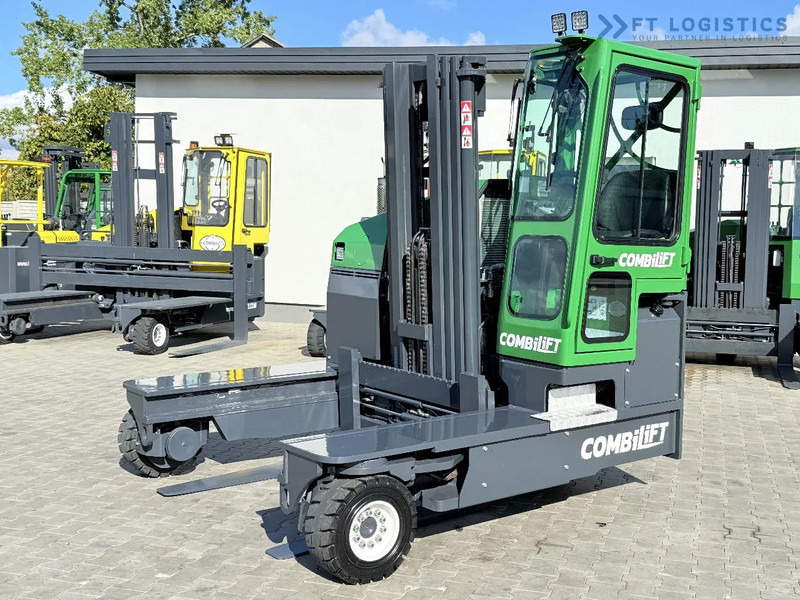 Combilift FOUR-WAY / MULTI-DIRECTIONAL FORKLIFT C4500 / DIESEL / TRIPLEX 4900MM / ONLY 4160 WORKING HOURS / FORK POSITIONER / FULL CABIN W - Carretilla de 4 vías: foto 1 Combilift FOUR-WAY / MULTI-DIRECTIONAL FORKLIFT C4500 / DIESEL / TRIPLEX 4900MM / ONLY 4160 WORKING HOURS / FORK POSITIONER / FULL CABIN W - Carretilla de 4 vías: foto 1