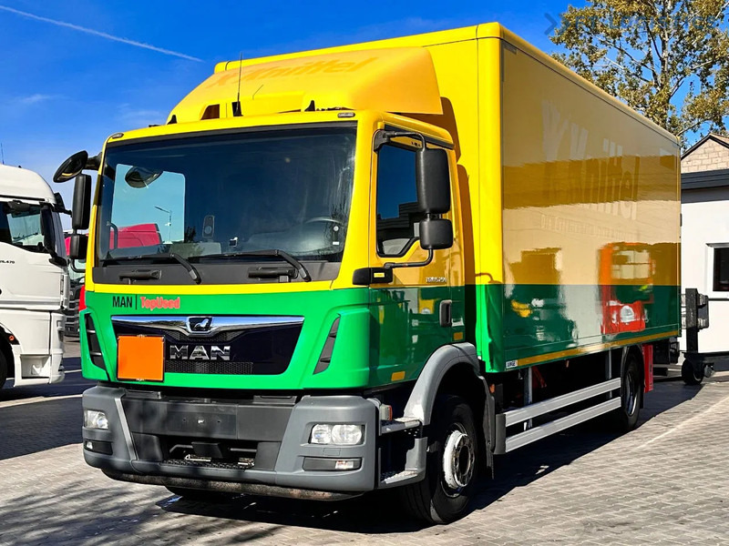 MAN TGM 15.250 MAN TGM 15.250 4X2 / CONTAINER - 16 PALLETS / TAIL LIFT / TIRES 80% / PERFECT CONDITION - Camión caja cerrada: foto 2 MAN TGM 15.250 MAN TGM 15.250 4X2 / CONTAINER - 16 PALLETS / TAIL LIFT / TIRES 80% / PERFECT CONDITION - Camión caja cerrada: foto 2