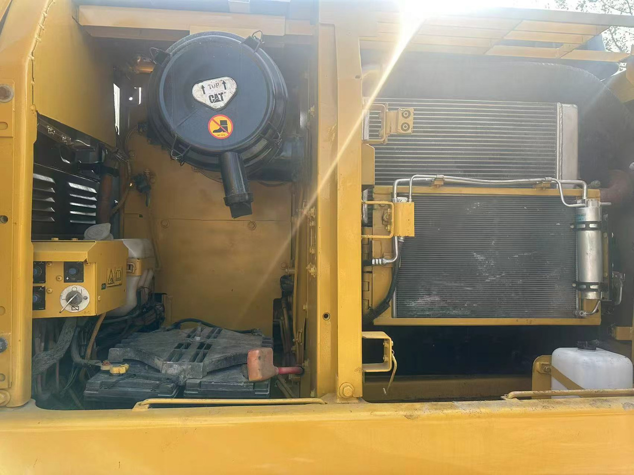 Excavadora de cadenas CATERPILLAR: foto 8