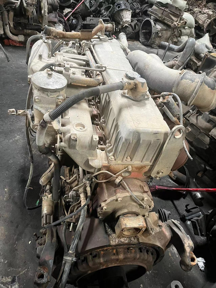 ISUZU 10PE1 - Motor: foto 1 ISUZU 10PE1 - Motor: foto 1
