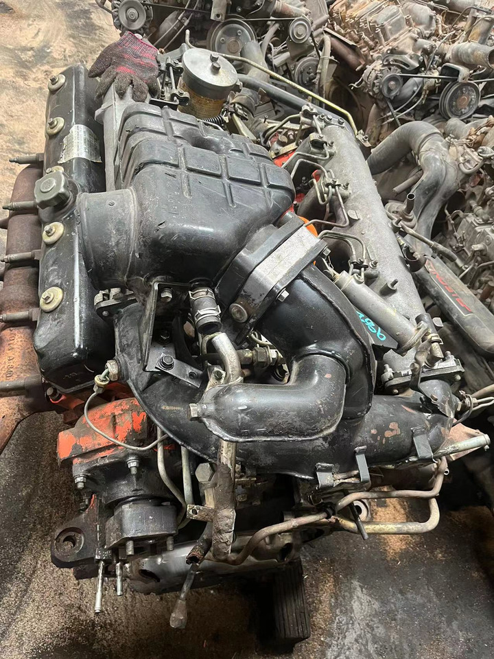 ISUZU 10PE1 - Motor: foto 2 ISUZU 10PE1 - Motor: foto 2