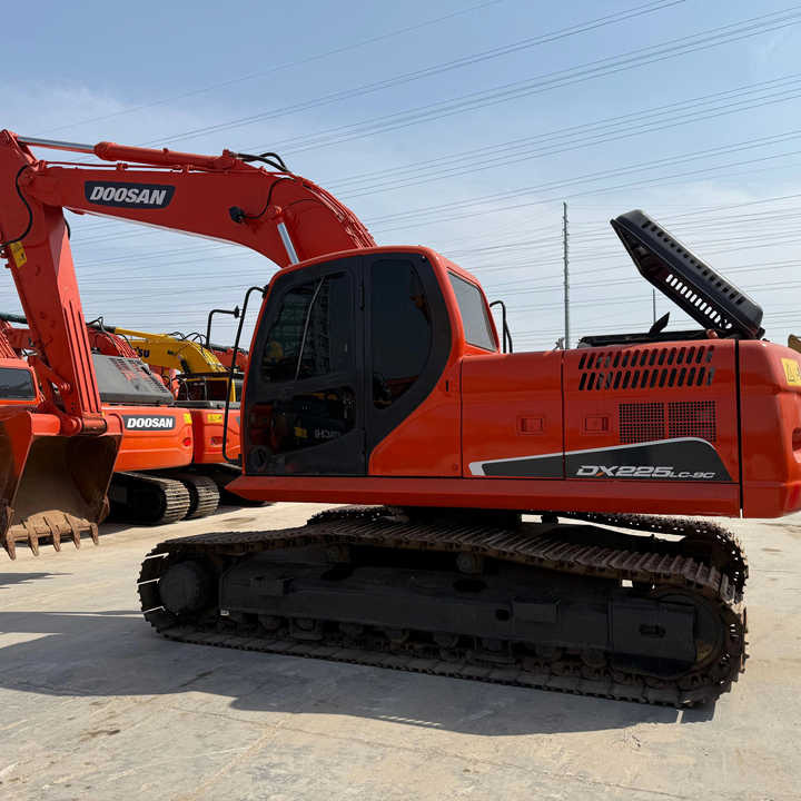 Heavy-Duty Doosan DX225LC-9C Excavator for Mining & Construction - Well-Maintained, Warranty Included - Excavadora de cadenas: foto 1 Heavy-Duty Doosan DX225LC-9C Excavator for Mining & Construction - Well-Maintained, Warranty Included - Excavadora de cadenas: foto 1