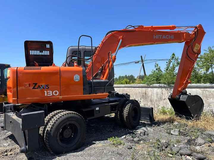 Hot Sale! Used Hitachi ZX130 Wheel Excavator |Excellent Condition| Best Price | Perfect for Construction & Road Projects - Excavadora de ruedas: foto 2 Hot Sale! Used Hitachi ZX130 Wheel Excavator |Excellent Condition| Best Price | Perfect for Construction & Road Projects - Excavadora de ruedas: foto 2