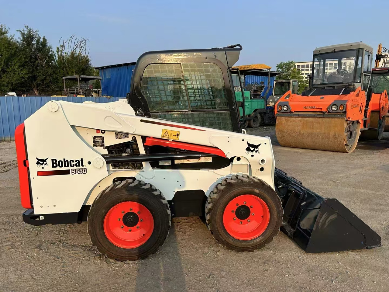 BOBCAT High Performance Low Hours Excellent Condition Reliable Second Hand Bobcat S550 Skid Steer Loader in Stock for Sale - Maquinaria de construcción: foto 3 BOBCAT High Performance Low Hours Excellent Condition Reliable Second Hand Bobcat S550 Skid Steer Loader in Stock for Sale - Maquinaria de construcción: foto 3