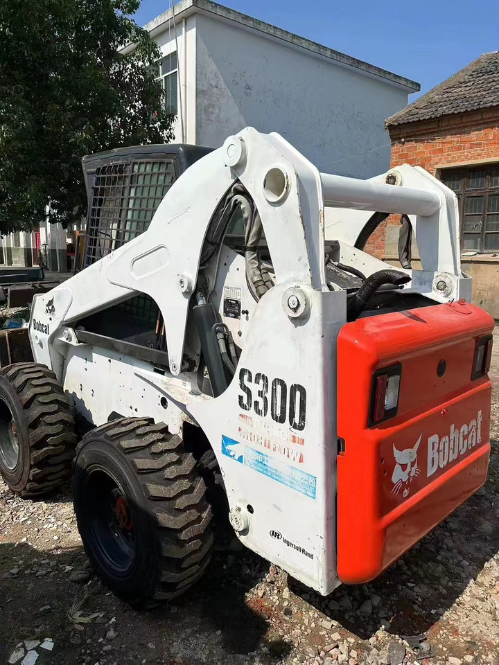 High Quality Mini Construction Machine Used Bobcat Skid Steer Loader S300 in Stock for Sale Bobcat Loader With Low Price - Maquinaria de construcción: foto 4 High Quality Mini Construction Machine Used Bobcat Skid Steer Loader S300 in Stock for Sale Bobcat Loader With Low Price - Maquinaria de construcción: foto 4