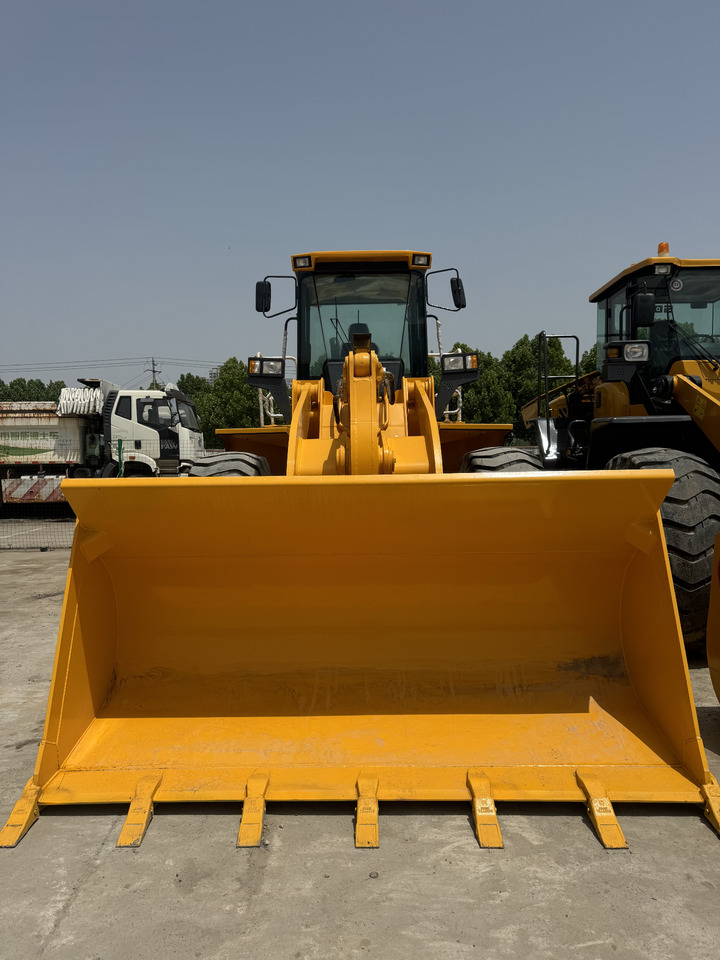 LIUGONG Used LIUGONG LOADER 856 Second-hand - Maquinaria de construcción: foto 2 LIUGONG Used LIUGONG LOADER 856 Second-hand - Maquinaria de construcción: foto 2