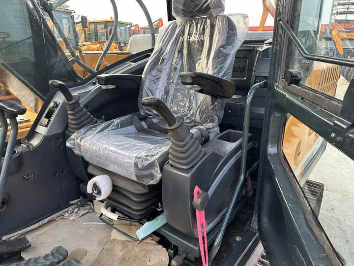 New Arrival hyundai 150-9 Cralwer Excavator in Stock - Excavadora: foto 5 New Arrival hyundai 150-9 Cralwer Excavator in Stock - Excavadora: foto 5