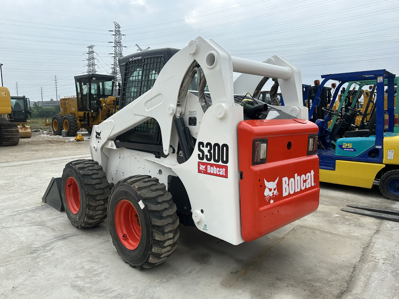 Second hand Hot sale skid-steers Bobcat S300 - Minicargadora: foto 2 Second hand Hot sale skid-steers Bobcat S300 - Minicargadora: foto 2
